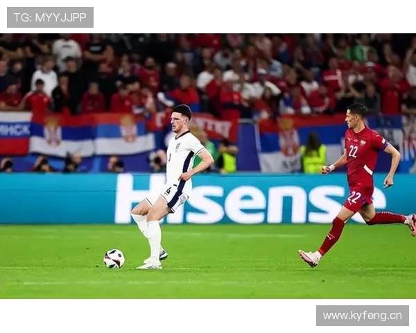 马丁内利与福登:体系球员与爆点球员的战术角色对比分析 马丁内利与福登:体系球员与爆点球员的战术角色对比分析