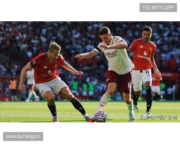 曼联防线失误频繁问题逐步反映在赛季关键战中,对竞争格局带来变化 曼联防线失误频繁问题逐步反映在赛季关键战中,对竞争格局带来变化